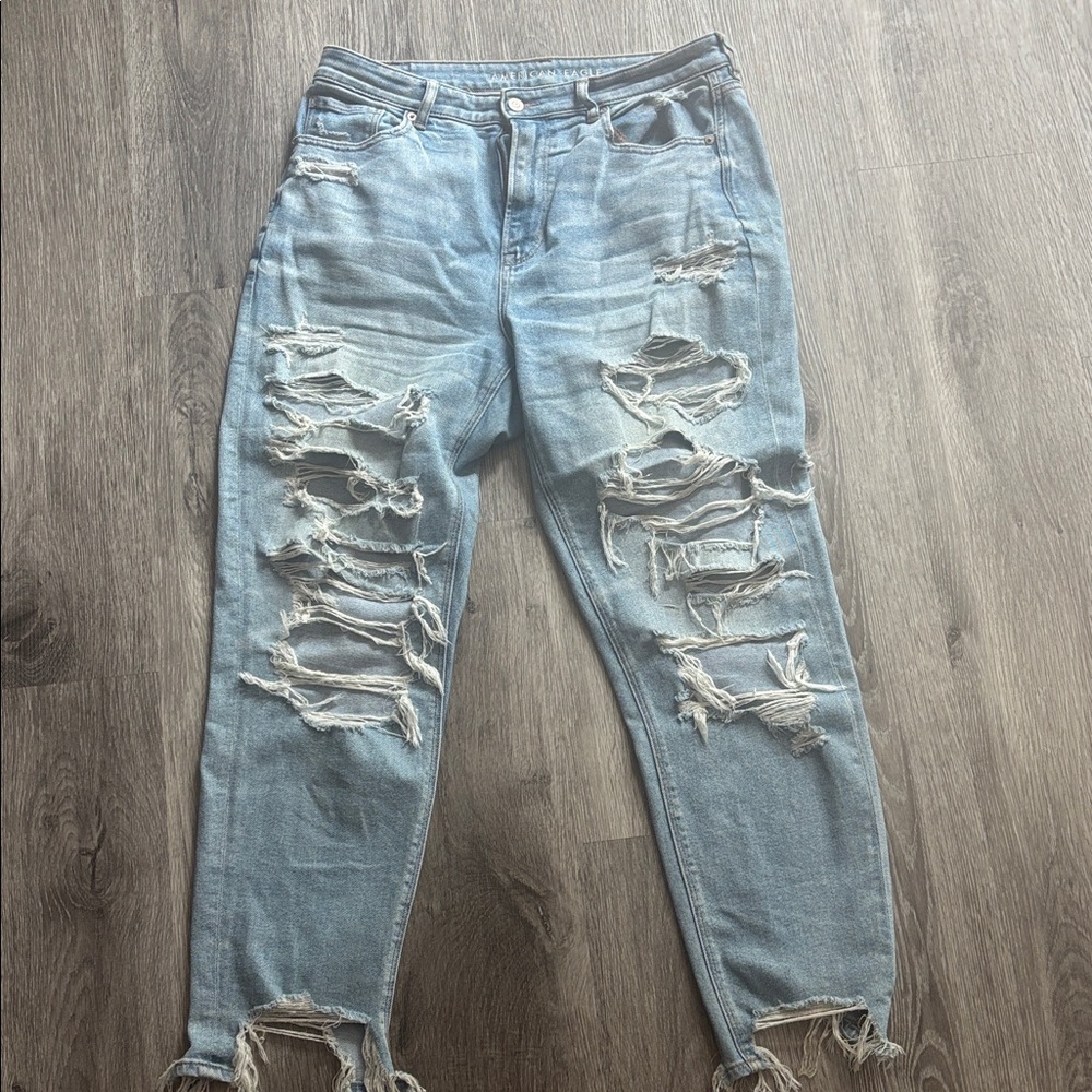 American Eagle Outfitters Light Blue Distressed Boyfriend Jeans